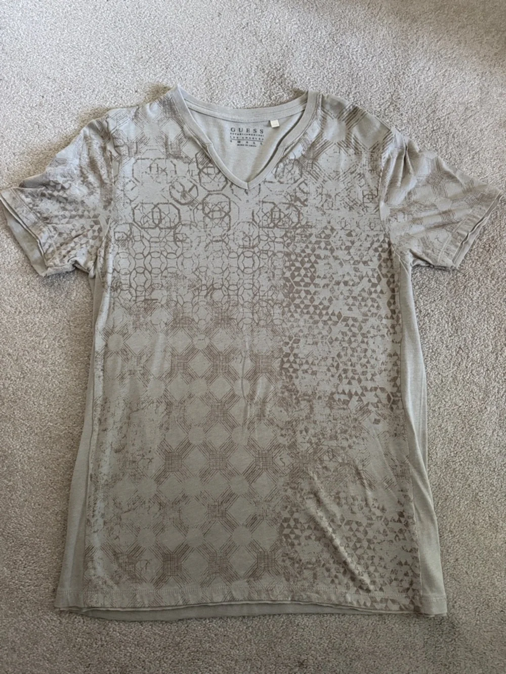 GUESS Beige Geo-Print V-Neck Tee - Picture 1 of 4